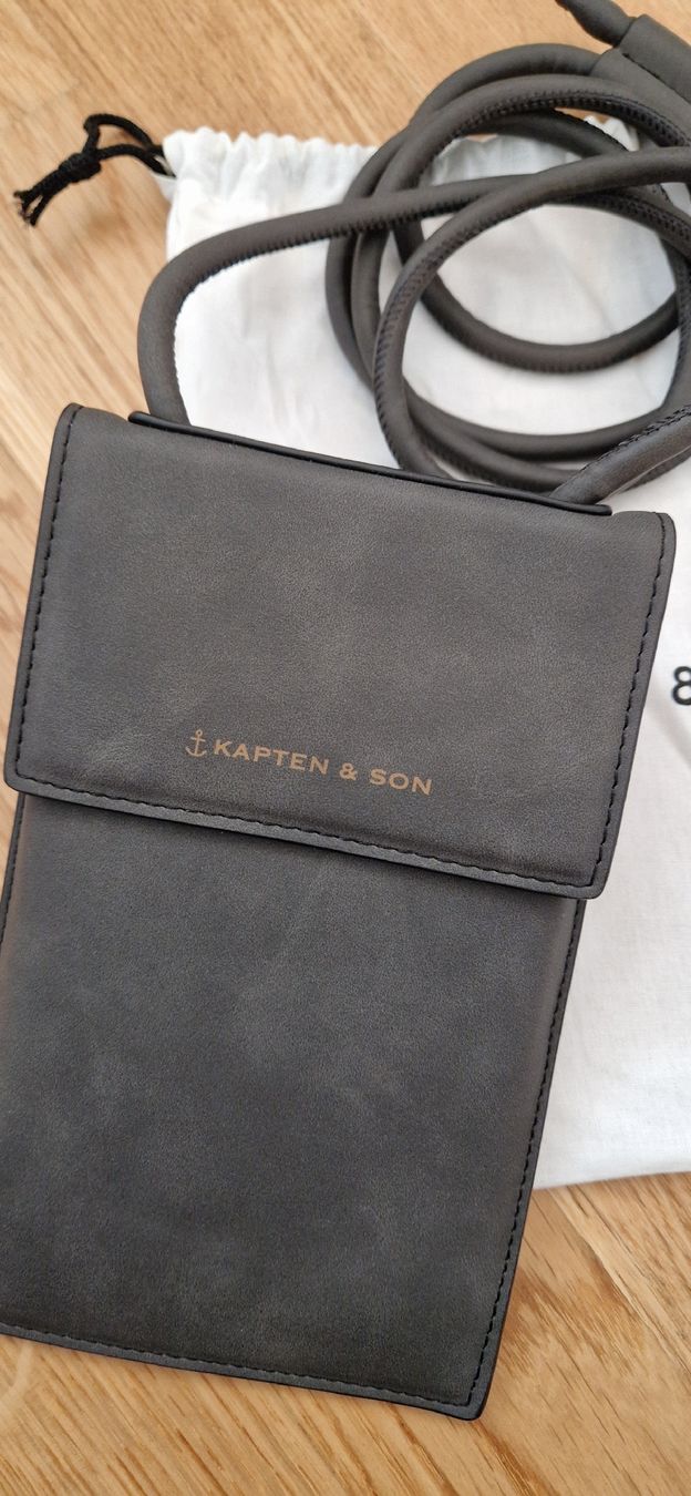 Kapten & Son Borse: Kapten & Son Vanso Handytasche schwarz-grau – Nuovo e nell'imballaggio originale da Zürich venduto da c.line89 2