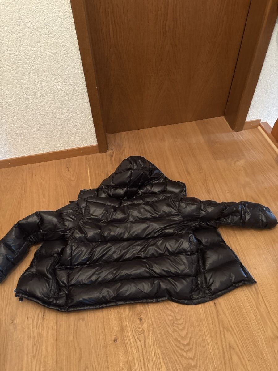 Giacche: Moncler Jacke – Usato da Seltisberg venduto da Guardrail 1