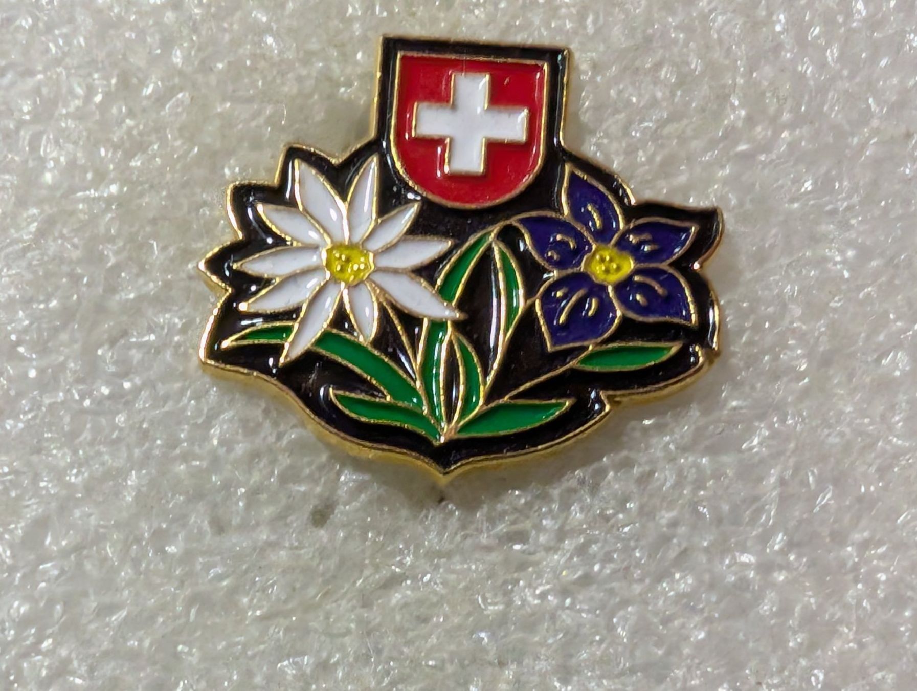 Placchette & Badge: Ansteckpin 103: Schweiz – Usato da Oppligen venduto da Pin-Fall-Shop
