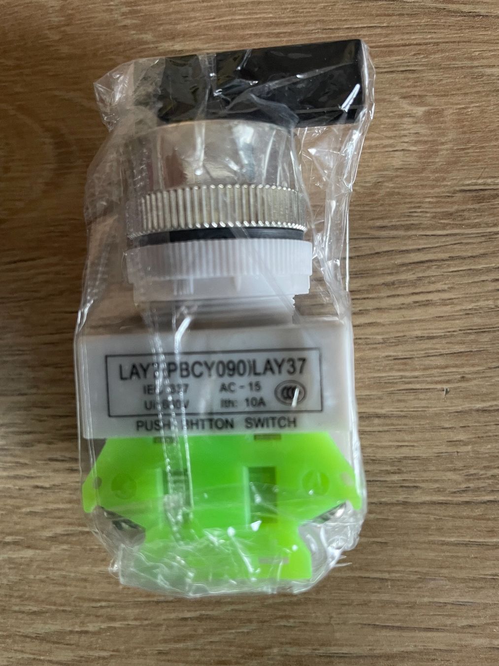 Interruttori: 2x Interrupteurs - LAY7 (PBCY090) LAY37 Switch 10A 660V – Nuovo e nell'imballaggio originale da Denges venduto da Ricautomotive 3