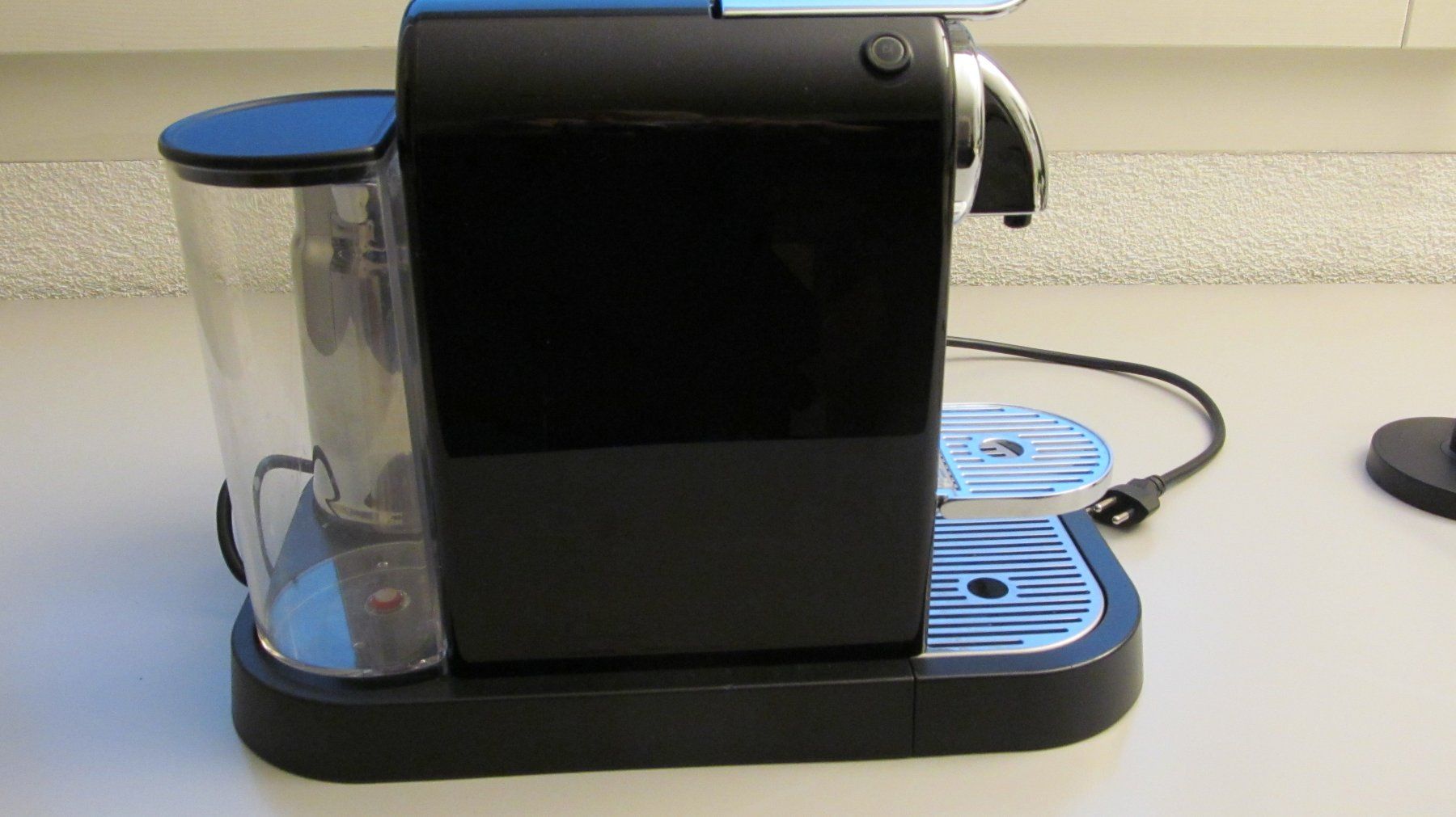 König Macchine per caffè & Macchine per espresso: König Nespresso Maschine mit Milchschäumer – Usato da Horgen venduto da C250 2