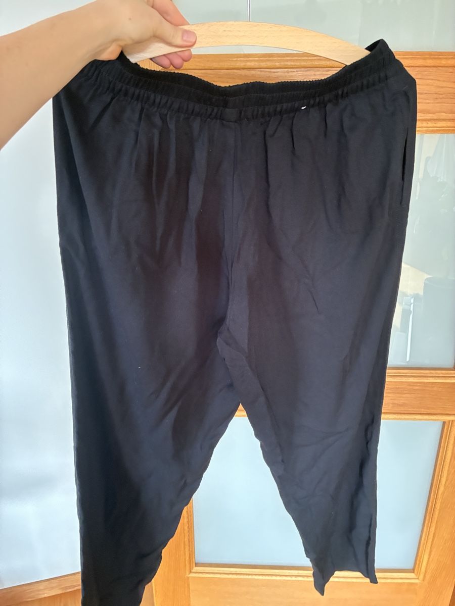C&A Pantaloni: Stylish Black Cropped Trousers - C&A L – Nuovo (secondo la descrizione) da Untersiggenthal venduto da mic_ksv9 1