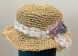 Sommerlicher Strohhut mit Blumen - Neuwertig!