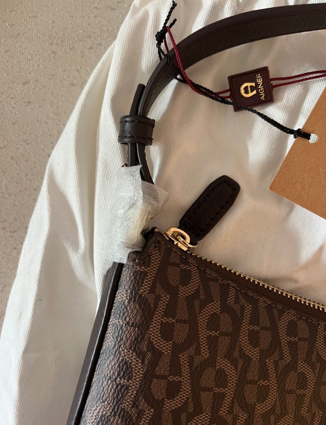 Aigner Sacs femmes: Aigner Handtasche Orignial verpackt – Neuf avec emballage d'origine à Aarau par jul_gyd8 3