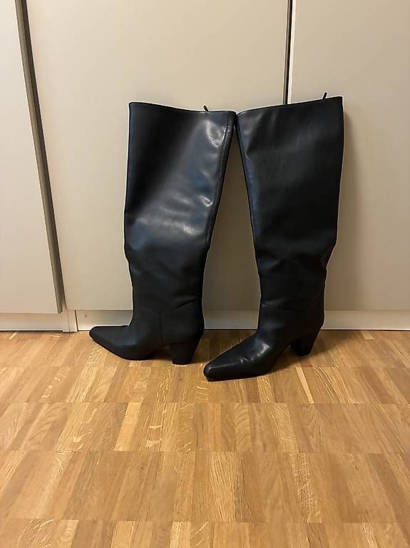 Scarpe da donna: Kunstlederstiefel grösse 41  – Usato da Zürich venduto da Majatzki 3