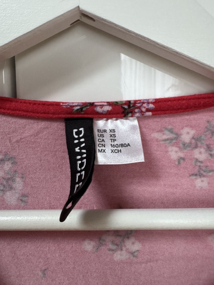 H&M Camicette, T-shirt & Top: Crop Top mit Blumenmuster, Grösse XS – Usato da Maisprach venduto da jokoundklaas 1