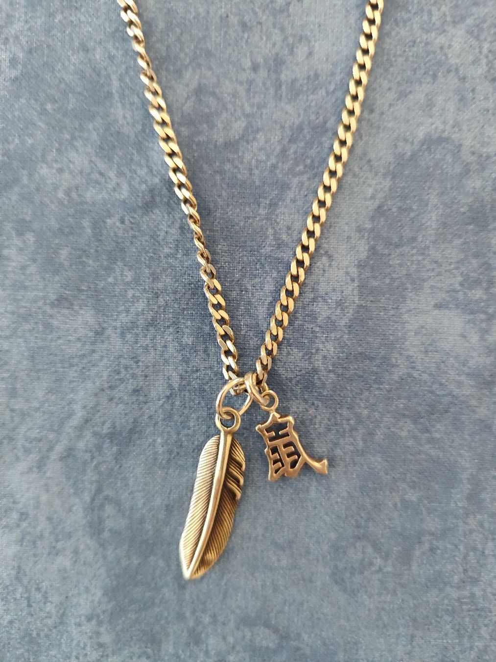 Pendentifs: Chaîne avec pendentifs – D'occasion à Ursy par Sebastien-85 1