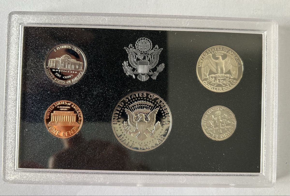 Toutes les monnaies: US 1983 S-Proof Mint Set – Neuf avec emballage d'origine à Zürich par Sophie0569 1