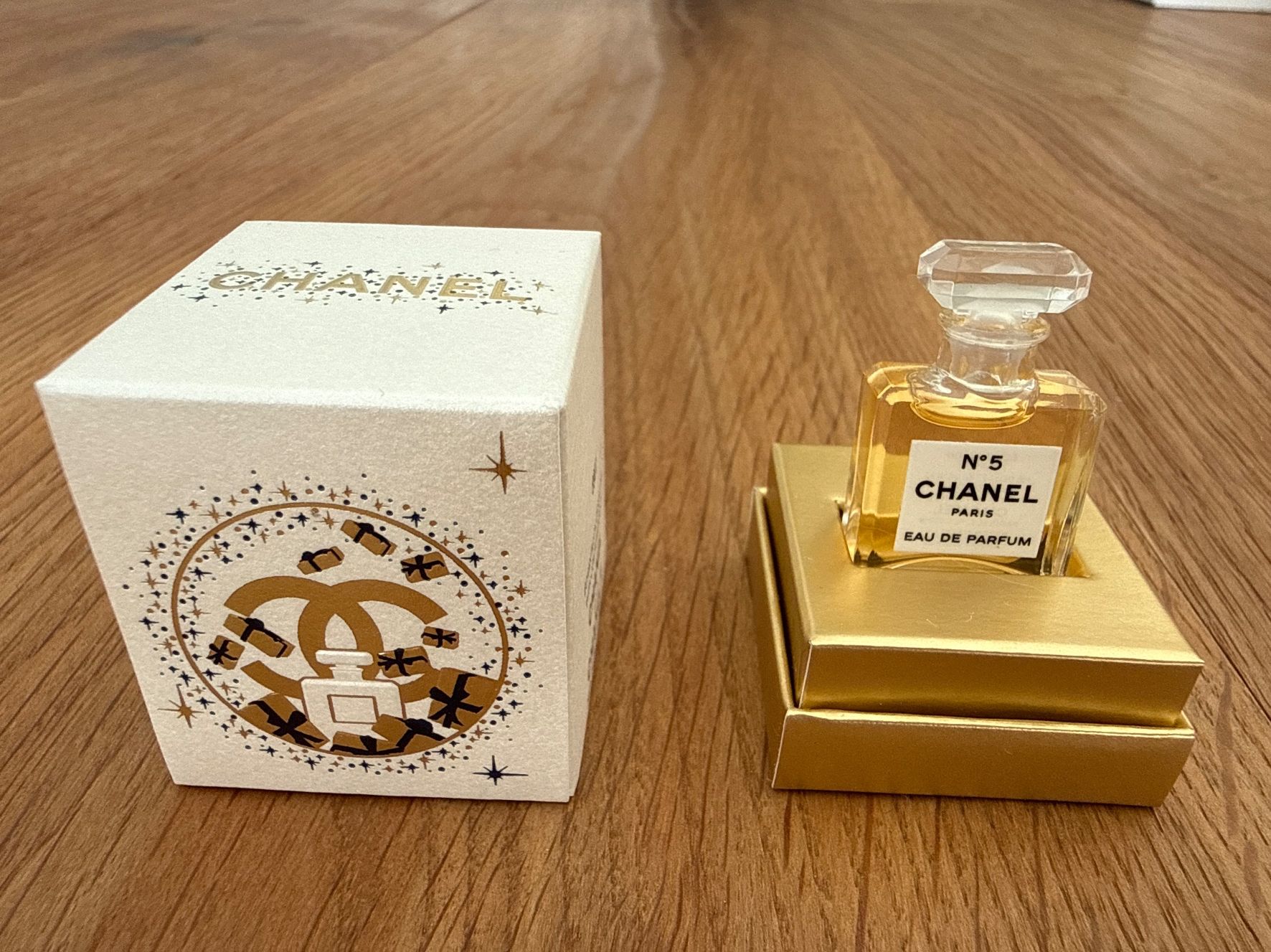 Chanel Profumi & Eau de Toilette: CHANEL No 5 Mini-Parfum – Nuovo e nell'imballaggio originale da Geuensee venduto da vintagegal