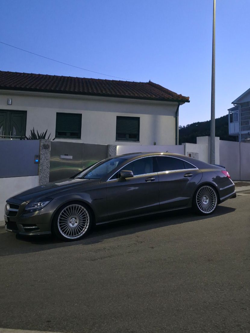 Mercedes-Benz Automobili: Mercedes CLS 500 – Usato da Kerzers venduto da Nunaocmm 3