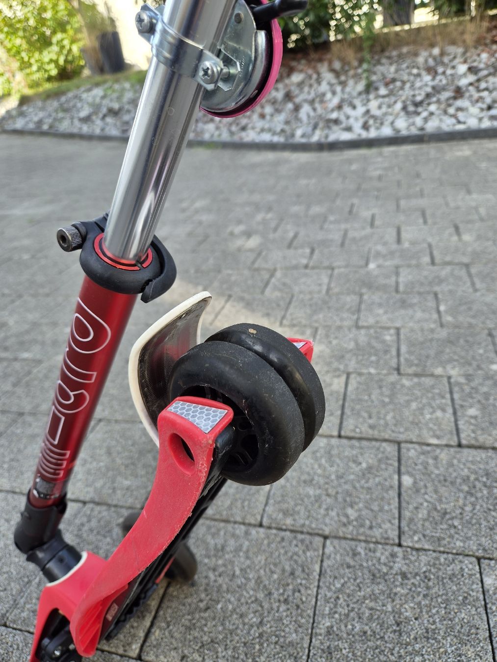 Micro Kickboard: Trottinett "Maxi Micro Deluxe Foldable LED Red" gebraucht – Usato da Oberentfelden venduto da Jigibau 3