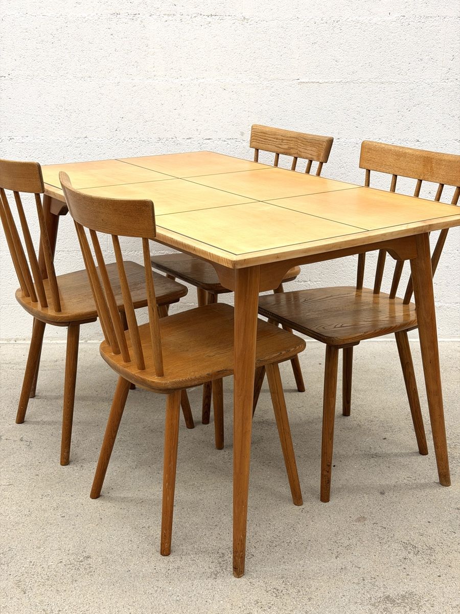 Horgen Glarus Set di tavolo e panche: Table Hans Bellmann / Horgenglarus 1950 + 4 chaises Victoria – Usato da Genève venduto da vintageMC 4
