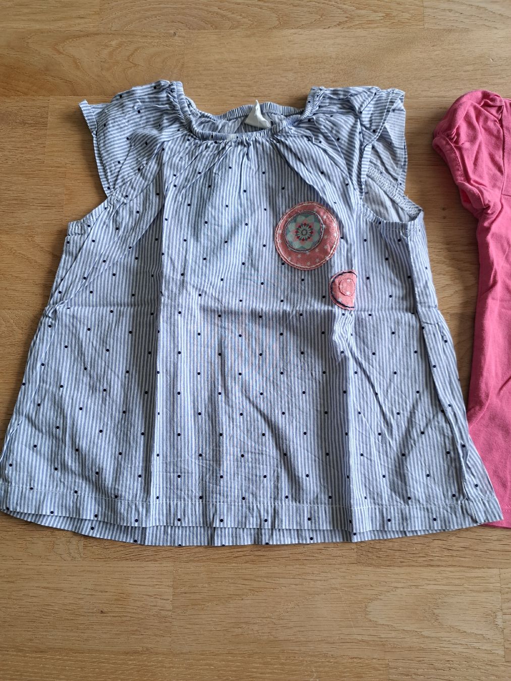 H&M Camicette, T-shirt & Top: 2 Sommer T-Shirts, Grösse 86 H&M + C&A – Usato da Bergdietikon venduto da Staphylococcus 2