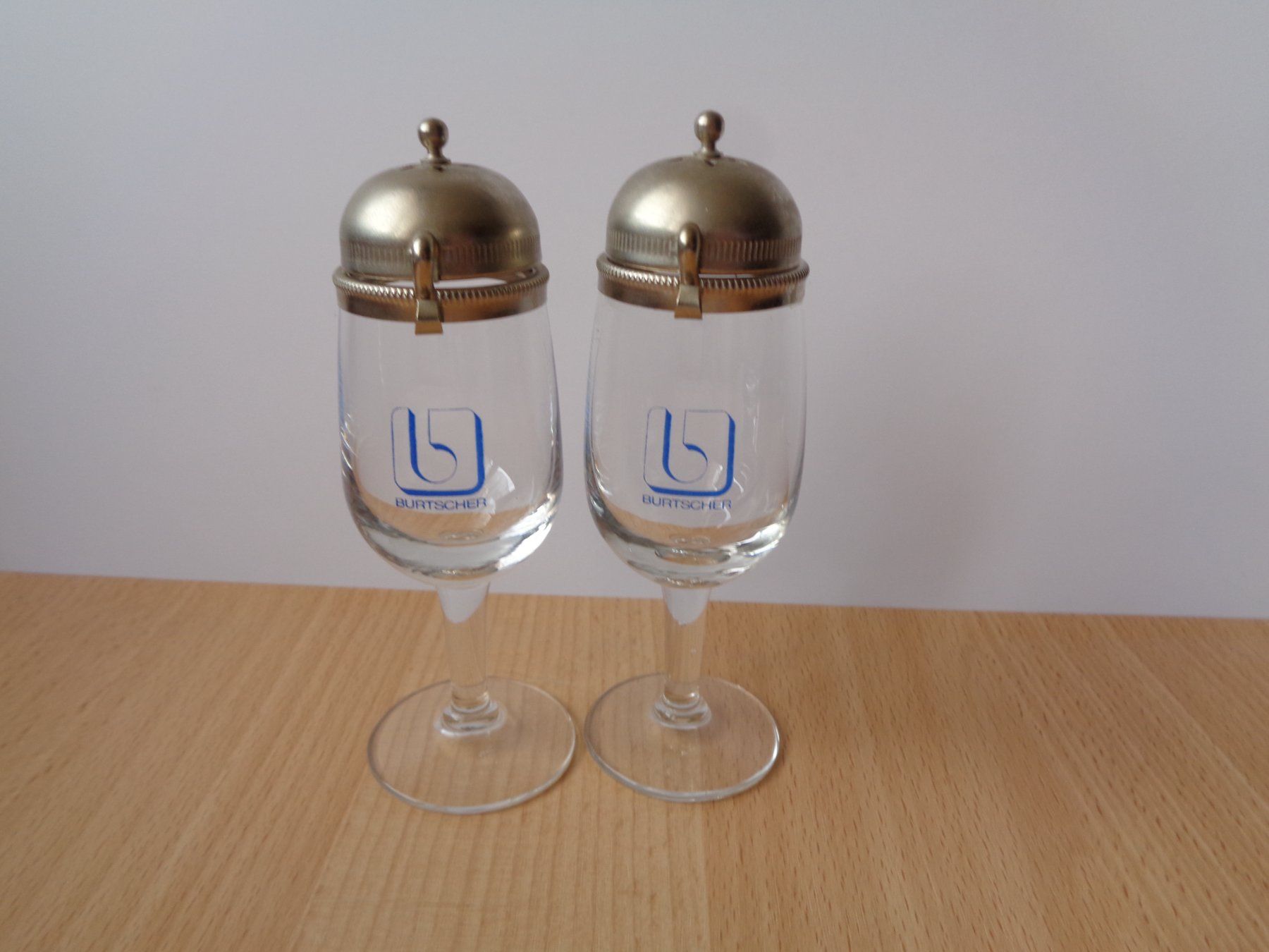Bicchieri: 2 APPENZELLER-ALPENBITTER SCHNAPSGLÄSER LINDAUERLI DECKEL – Usato da Henggart venduto da linda666