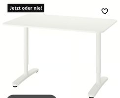 Schreibtisch von IKEA weiss