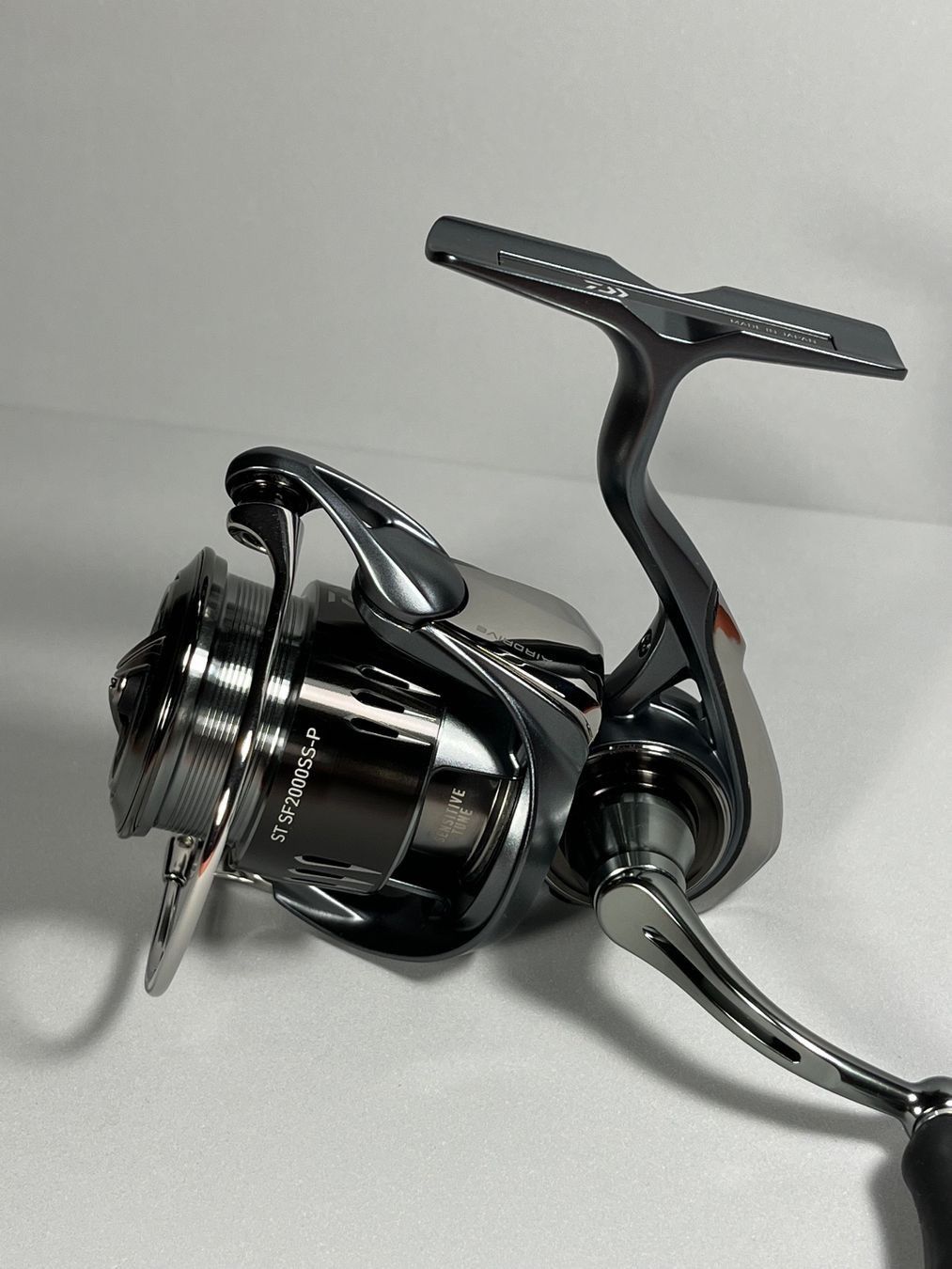Daiwa Rollen & Spulen: Daiwa 24 Airity ST SF2000SS-P – Neu und originalverpackt aus Magglingen/Macolin von OZborn 3