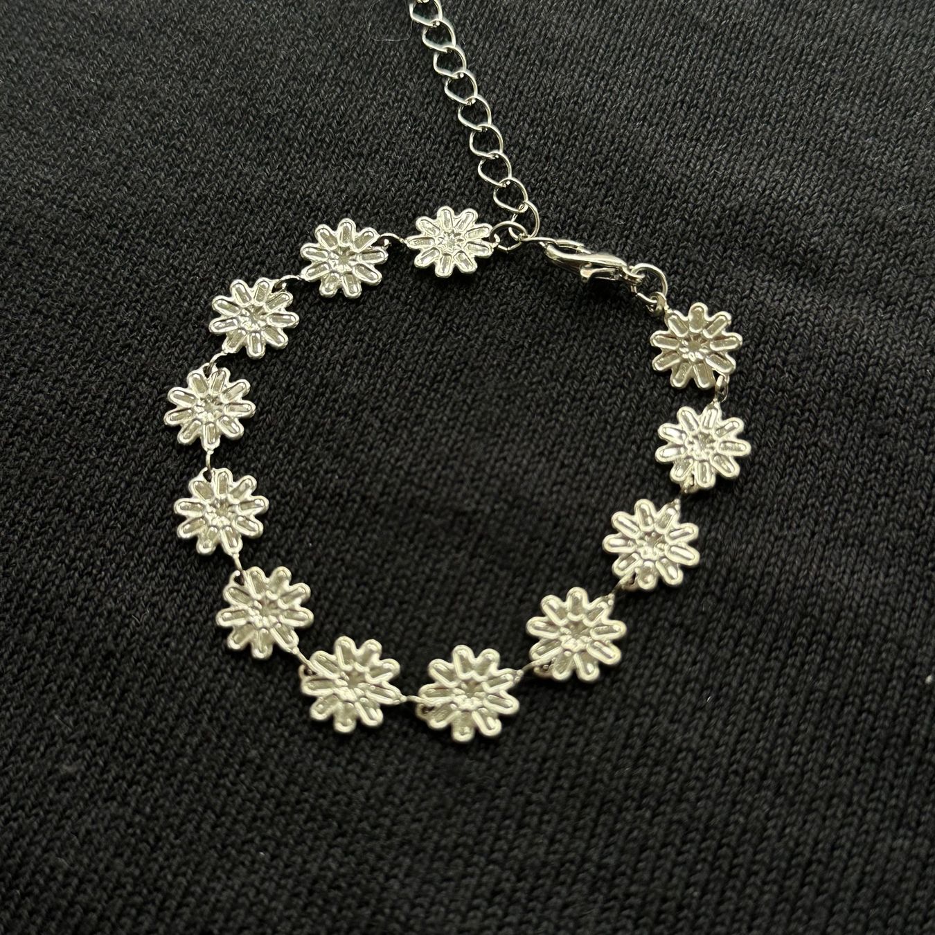 Bracciali & Braccialetti: Silberne Blume Edelstahl Armkette – Nuovo (secondo la descrizione) da Givisiez venduto da sgu_k58r 1