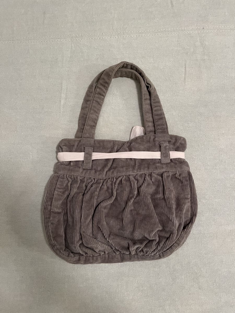 Brandy Melville Borse da donna: Borsa Brandy Melville a coste con fiocco grigio e rosa. – Nuovo (secondo la descrizione) da Mendrisio venduto da cost.del 2