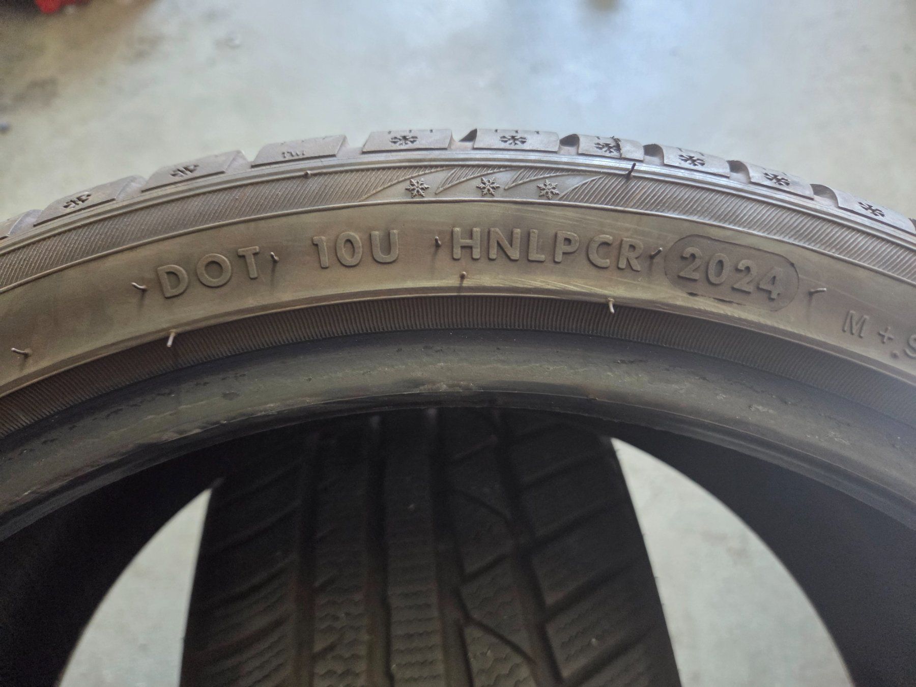 Pneumatici & Ruote complete: 225 / 40 R 18   92V – Usato da Fischbach-Göslikon venduto da Emanuel.Bardhi 5