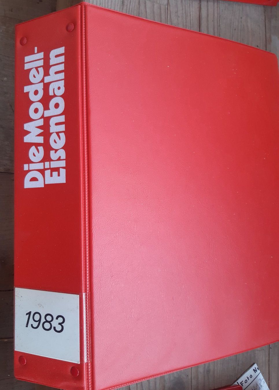 Riviste & Magazine: Die Modell Eisenbahn 12 Hefte 1983 in Sammelordner – Usato da Lengnau venduto da robinie02
