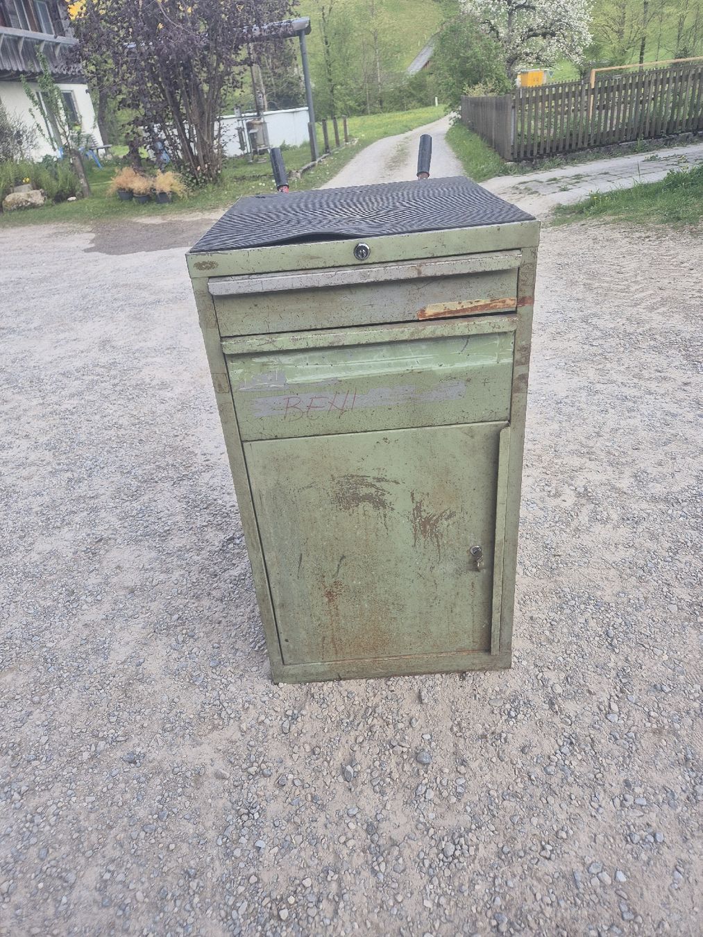 Lista Armadi: Werkzeugschrank – Usato da Röthenbach i. E. venduto da 3538ScaniaR420