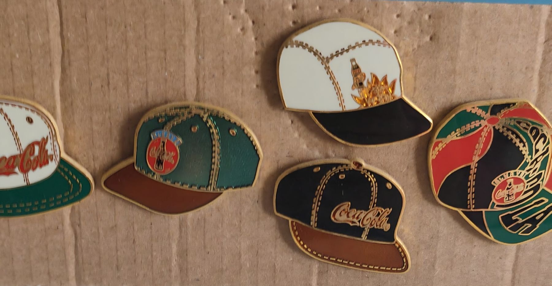 Coca-Cola Plaketten & Abzeichen: 12 Coca Cola Pins – Gebraucht aus Luzern von Luzern_Energy 2