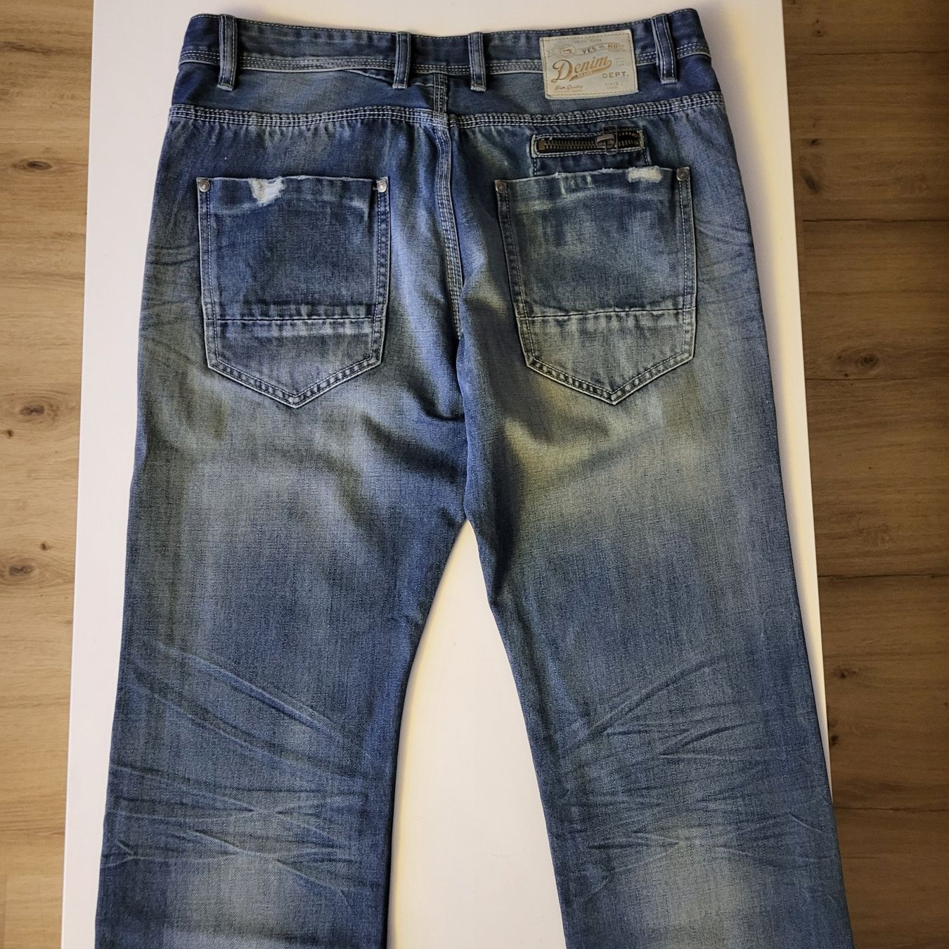 Jeans: 2x Jeans (Herren) Gr. 33/32 – Usato da Zufikon venduto da lakotassu 1