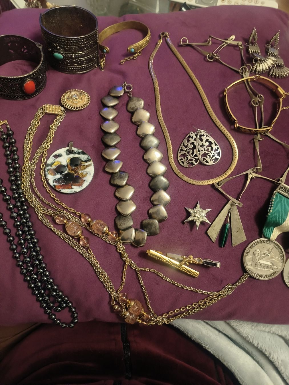 Altri gioielli: lot bijoux anciens – Usato da Pampigny venduto da Nathbn
