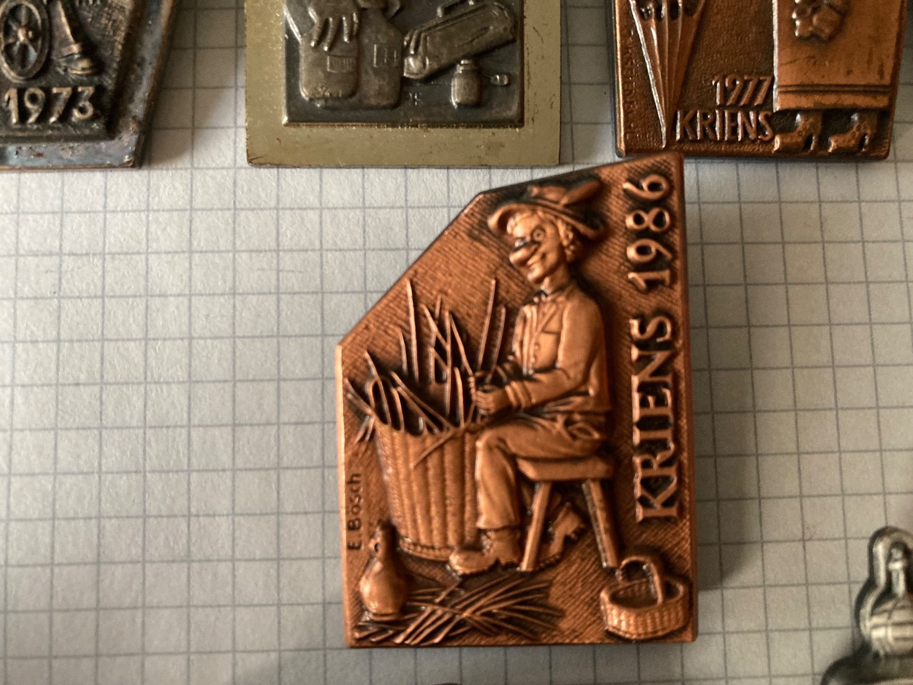 Krienser Placchette & Badge: Krienser Fastnachtsplaketten – Usato da Horw venduto da adler65 4
