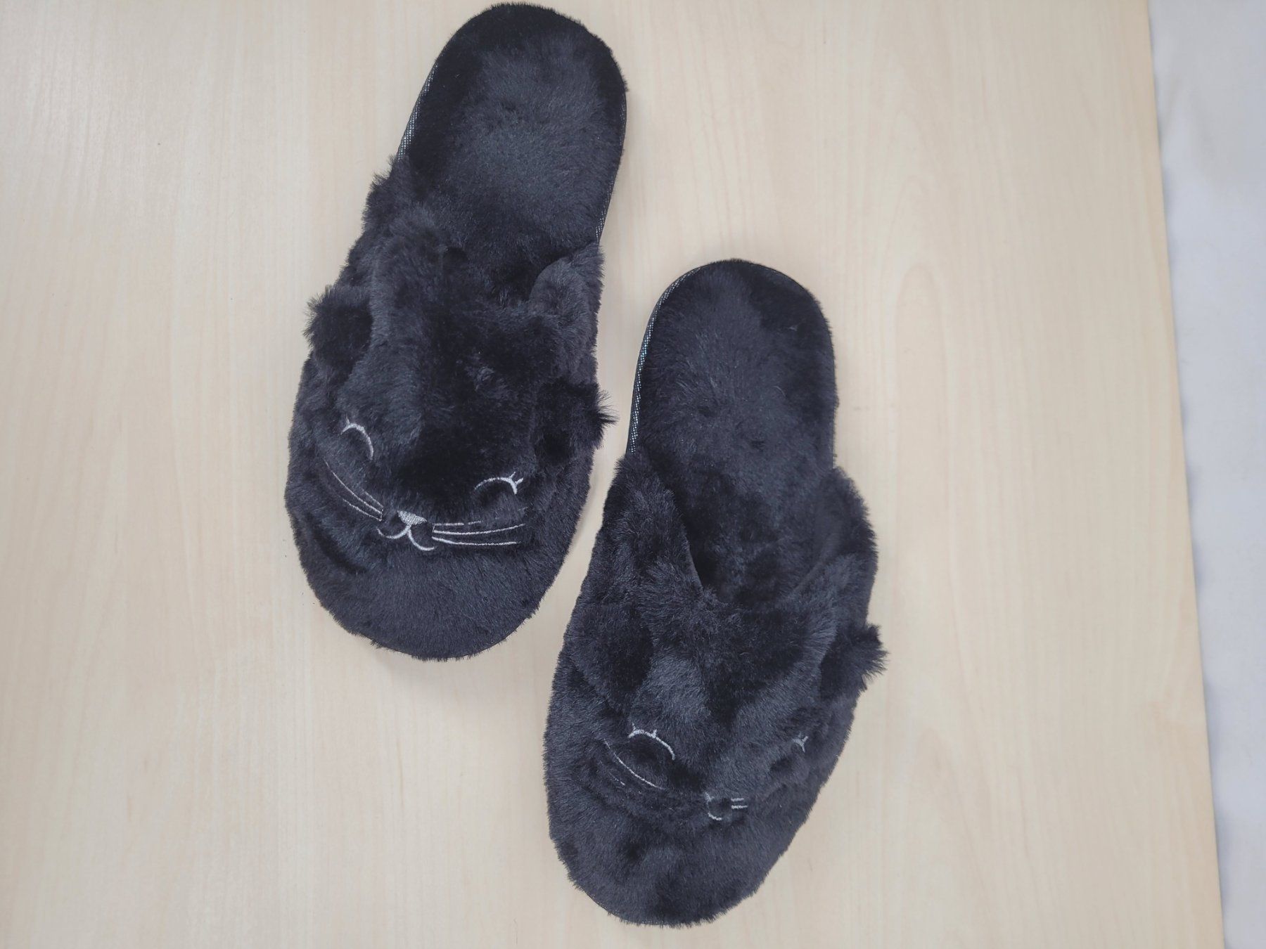 Herrenschuhe: Pantoufles noir 39/42 – Gebraucht aus Lausanne von PlusValue_Lausanne 4