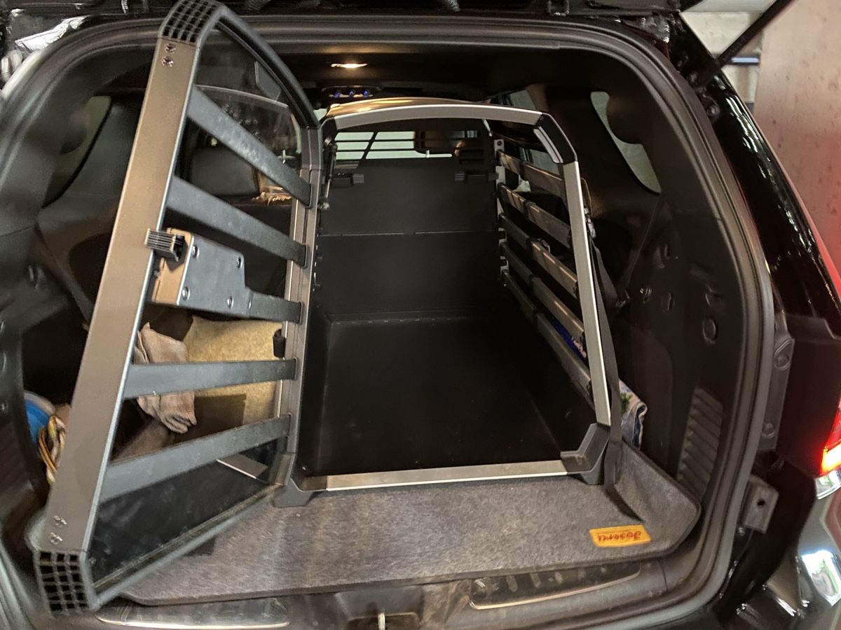Gabbie, trasporto & Sicurezza: Thule Hundebox Auto Allax XL – Nuovo (secondo la descrizione) da Steinmaur venduto da RJ80 1