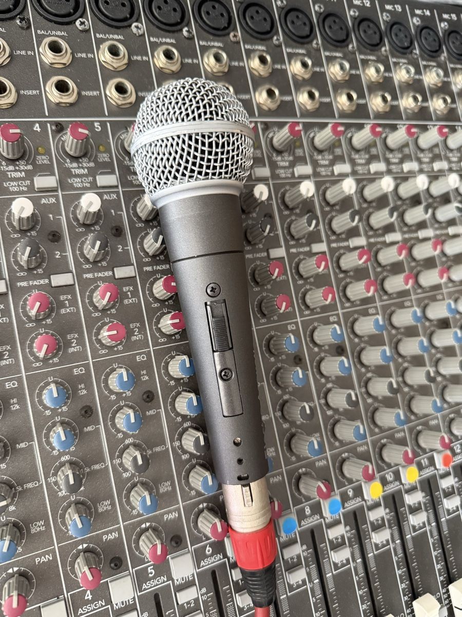 Microfoni: Mikrophon Dinamisch – Usato da Nebikon venduto da Electrovoice10 1