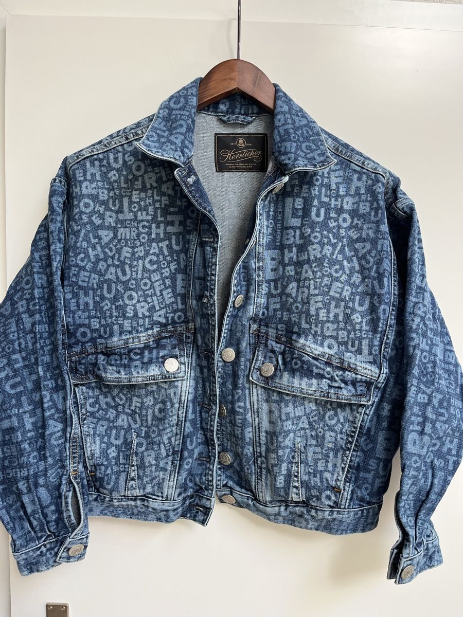Jacken: Herrlicher Jeansjacke im Lettering-Style – Gebraucht aus Zeiningen von man_69cj