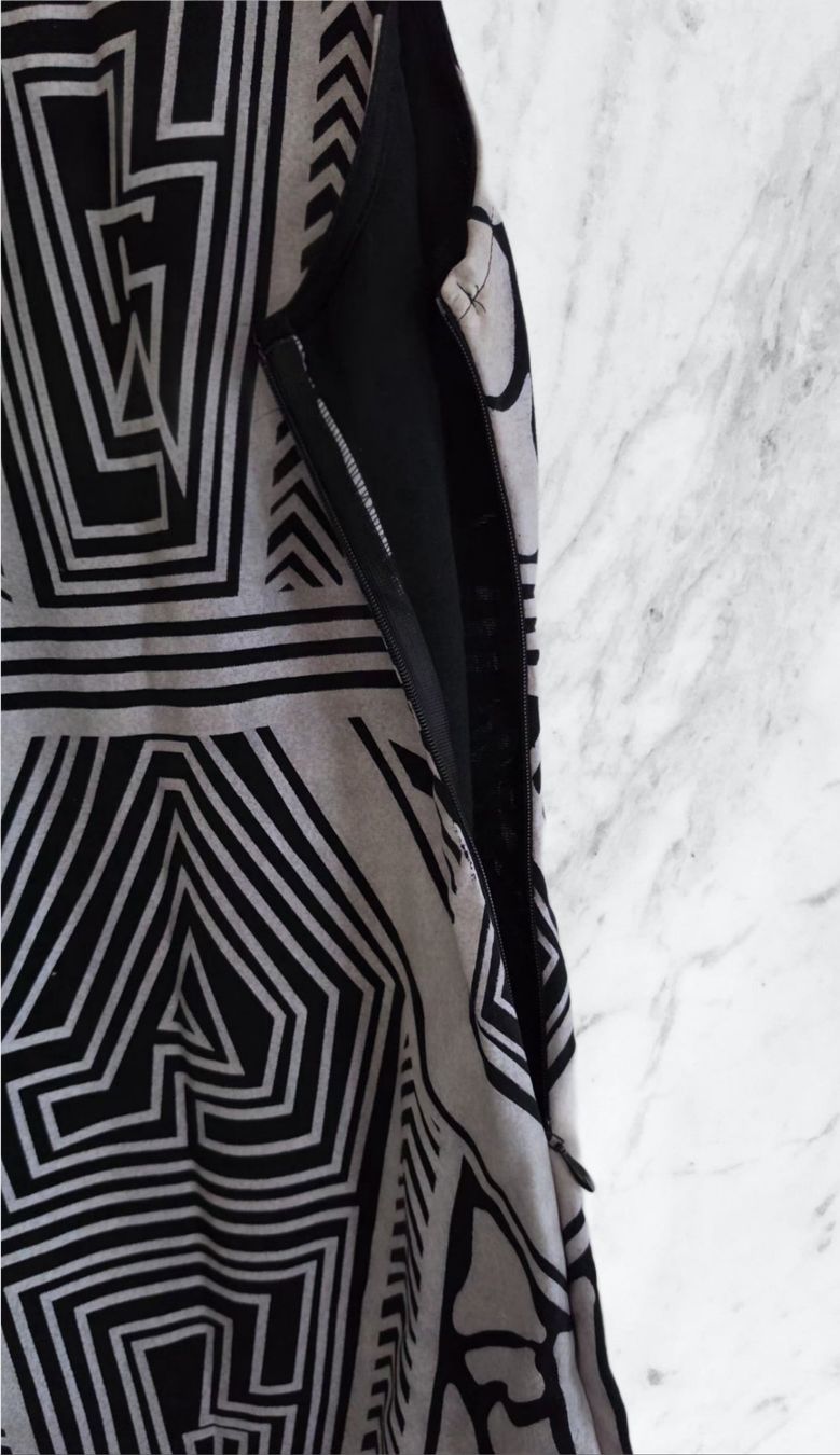 Vestiti: Patterned Sleeveless Minidress – Nuovo (secondo la descrizione) da Einsiedeln venduto da Lirpae 1