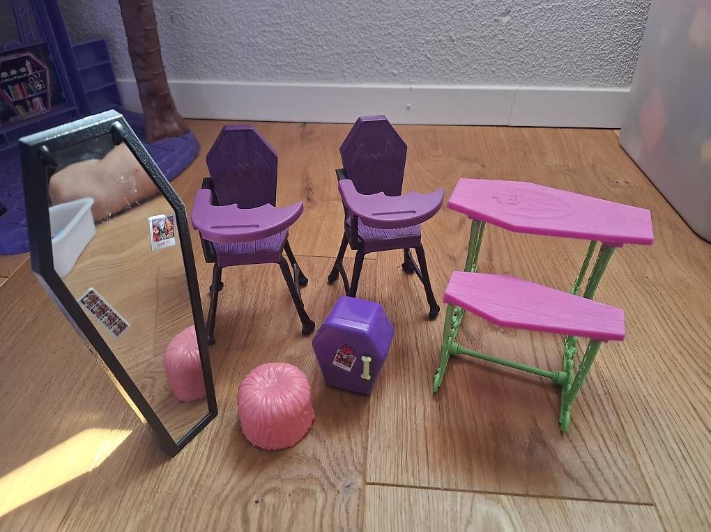 Case e mobili per bambole: Monster High Puppenhaus mit Puppen – Usato da Roggwil BE venduto da Taekwon3 3