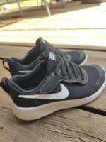 Nike Turnschuh schwarz Grösse 32 gebraucht