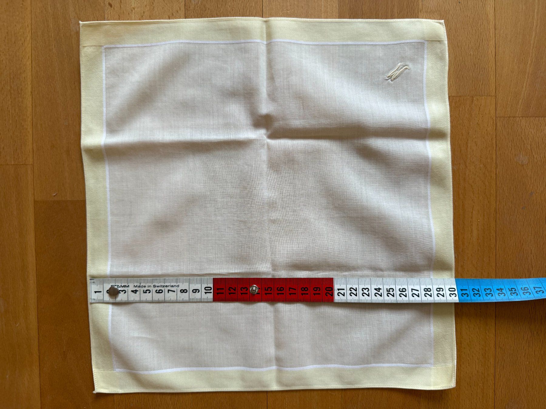 Altro in  Abbigliamento & Accessori: Taschentuch  Mouchoir  mit Monogramm  M – Usato da Subingen venduto da ArtBead 4