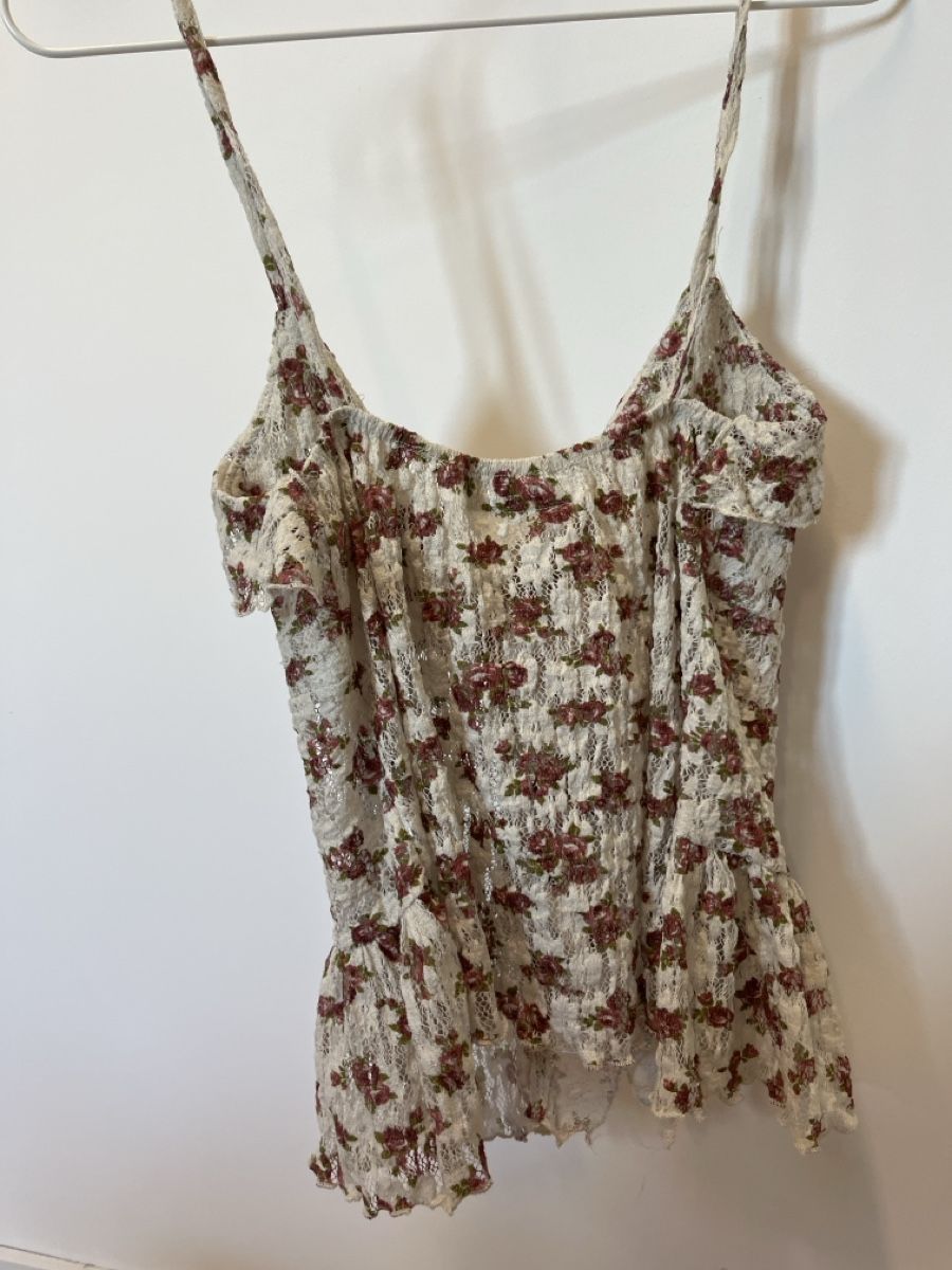 Pull&Bear Top: Blumen Spitzen Top – Usato da Guntalingen venduto da mon_hc9m 1