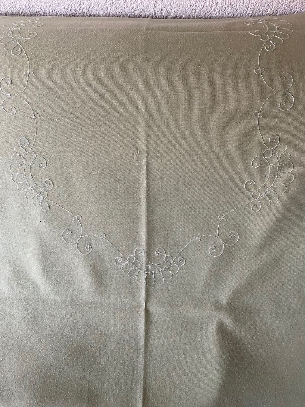 Sonstige Tischwäsche: Tischdecke  ca 226 x 160 cm. olive-kaki – Gebraucht aus Allenwinden von Obalu 1