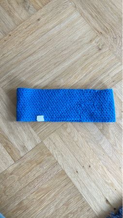 Handgestricktes Stirnband in Blau