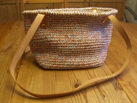 Hübsche, geknüpfte Umhänge-Tasche a.Garn