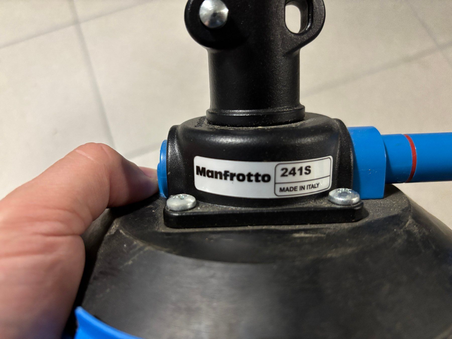 Manfrotto Wandhalterungen: Manfrotto 241S Pump Cup 5/8" Socket - Saugfuss – Gebraucht aus Hinwil von simvo 3