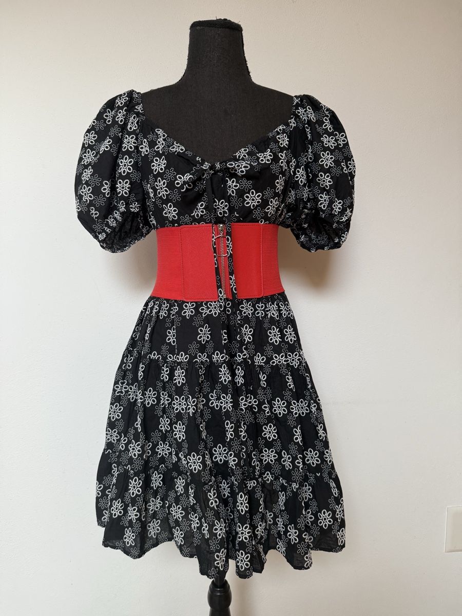 Kleider: Boho Minikleid mit Puffärmel – Neu (gemäss Beschreibung) aus Sigriswil von ck56
