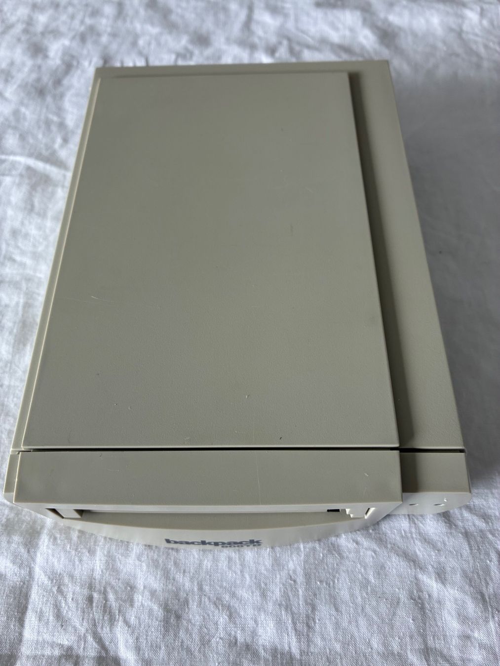 Apparecchi a nastro: MicroSolutions Model 143010 Backpack 800TD – Usato da Döttingen venduto da zha_xh2w 1
