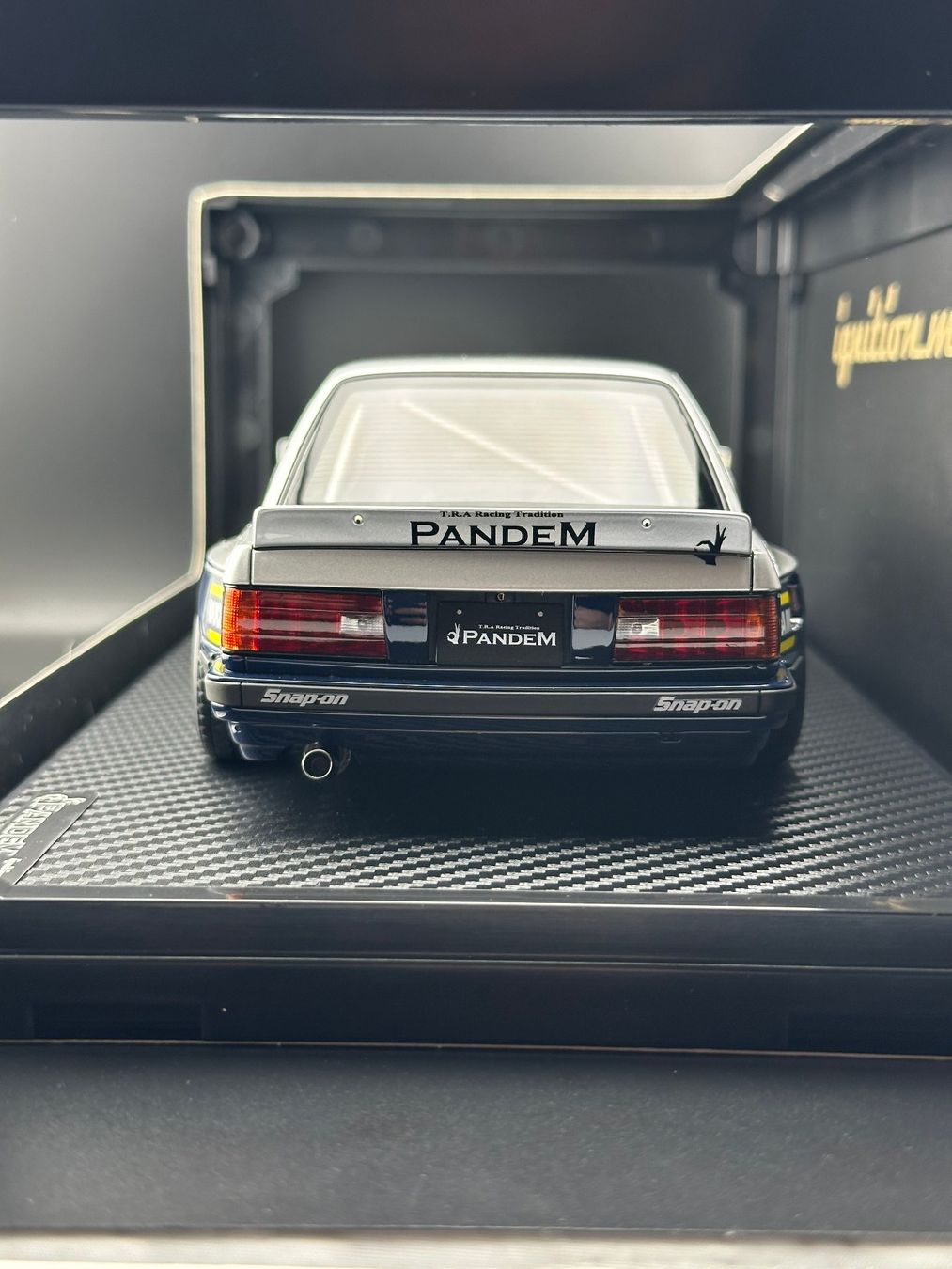 BMW Modellini d'auto: BMW M3 30 Pandem Silver / Blue 1:18 Ignition Model – Nuovo e nell'imballaggio originale da Obergerlafingen venduto da collector-shop.ch 4