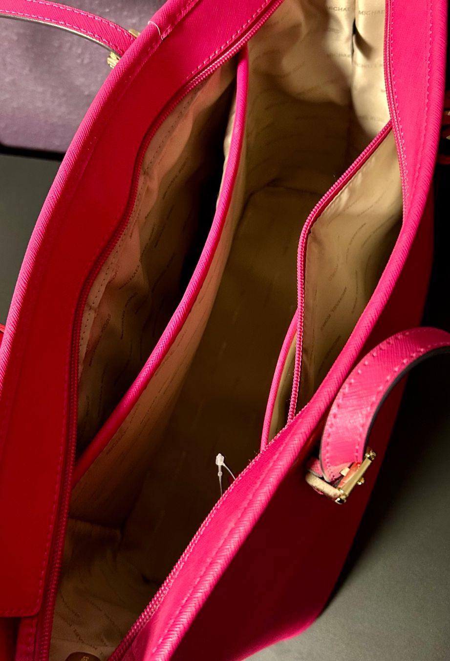 Michael Kors Borse da donna: Michael Kors Jet Set leder shopper Rosa – Usato da Arboldswil venduto da Chocco11. 4