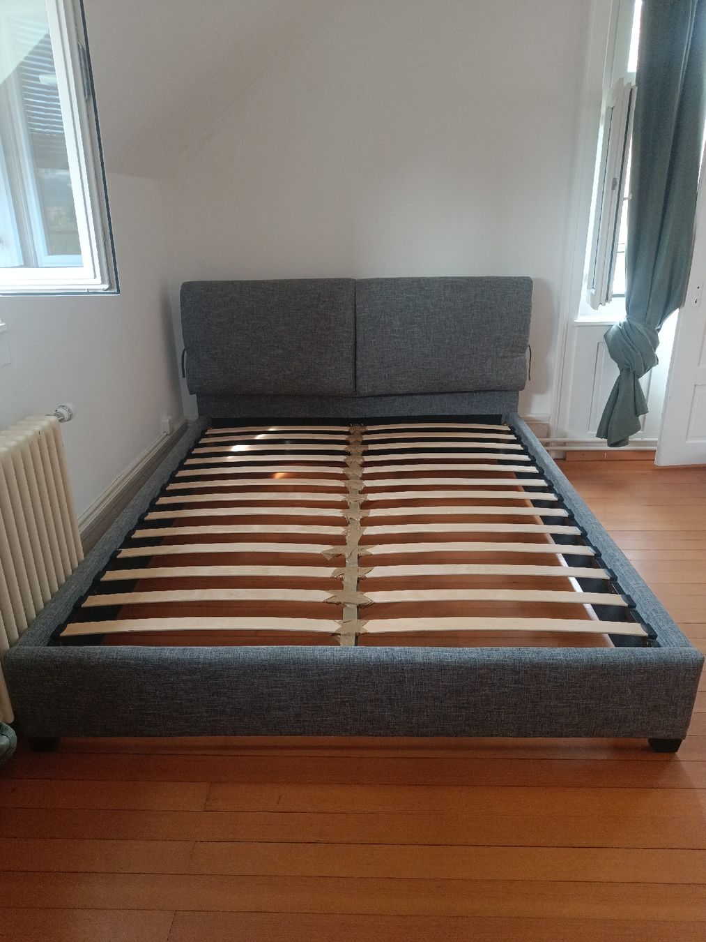 Letti: Doppelbett 200x160 grau inkl. Lattenrost – Usato da Baden venduto da JessNik 1