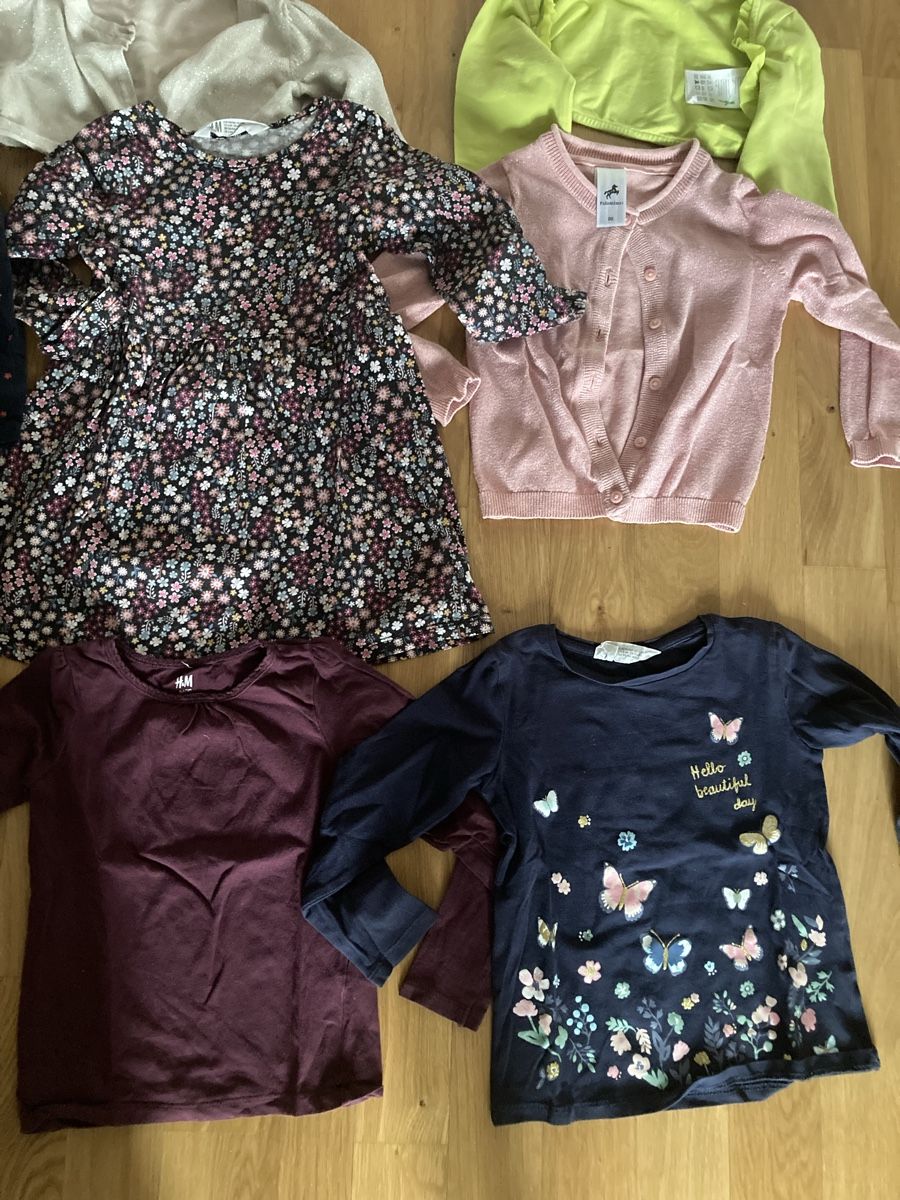 Lotti & Set di vestiti: Mädchen Kleiderpaket Gr 98/104 – Usato da Staad SG venduto da gab_7dr9 8