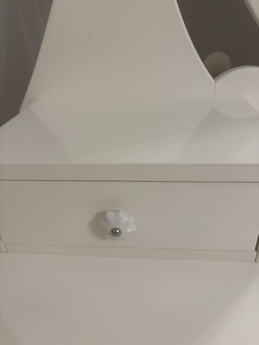 Cassettiere: Weisse IKEA Kommode mit Spiegel Top Zustand – Usato da Gerlafingen venduto da Claudia24 2