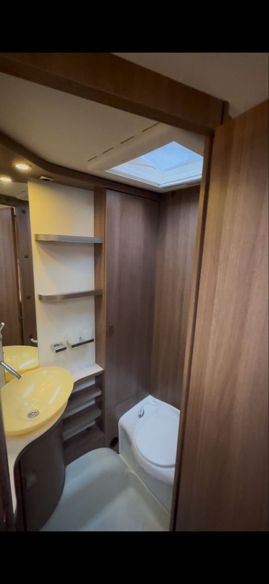 Rimorchi: Wohnwagen Büerstner averso top 430 ts – Usato da Balzers venduto da Anto.93 7